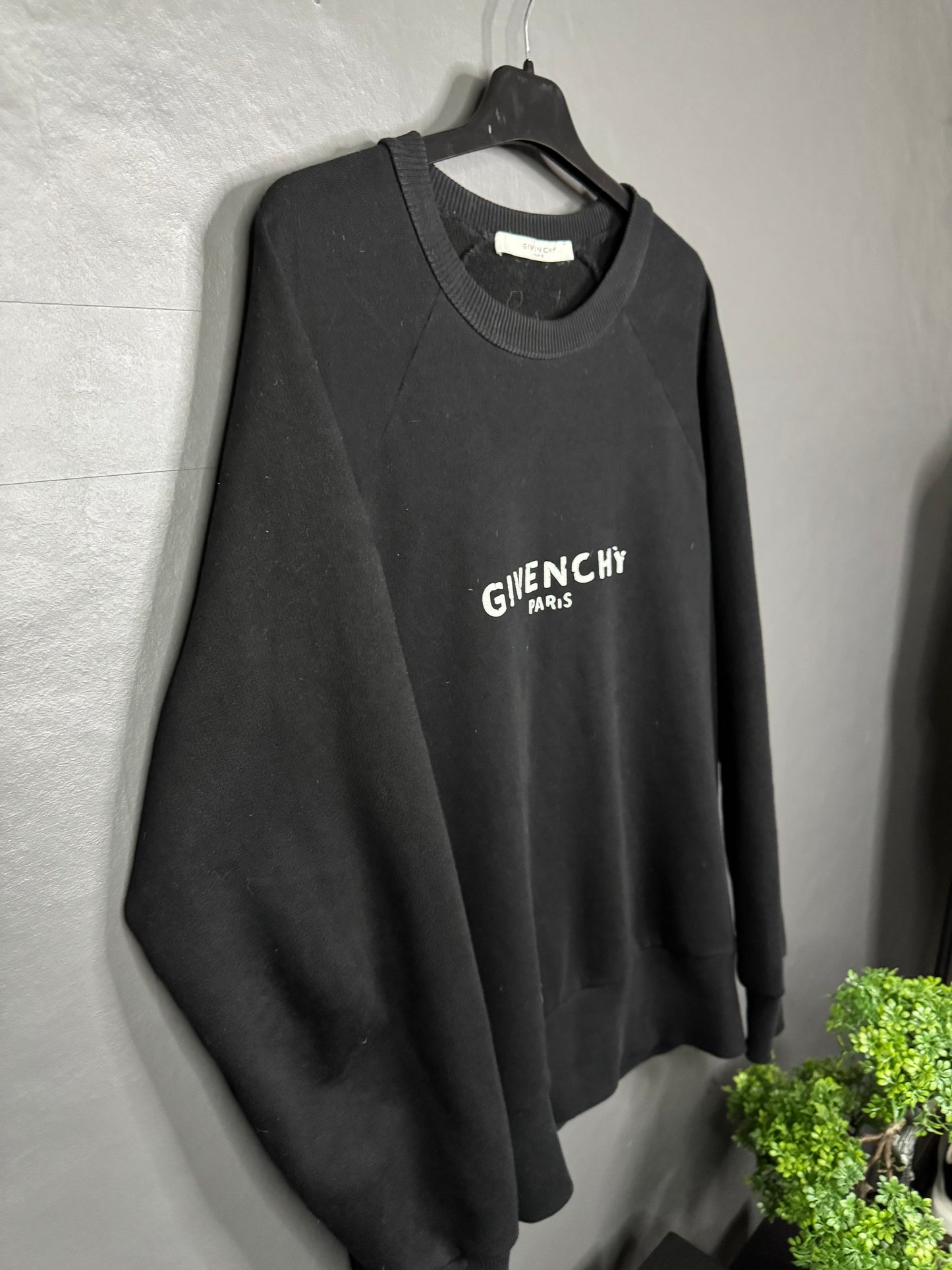 Givenchy Broken Logo SWEATERSHIRT