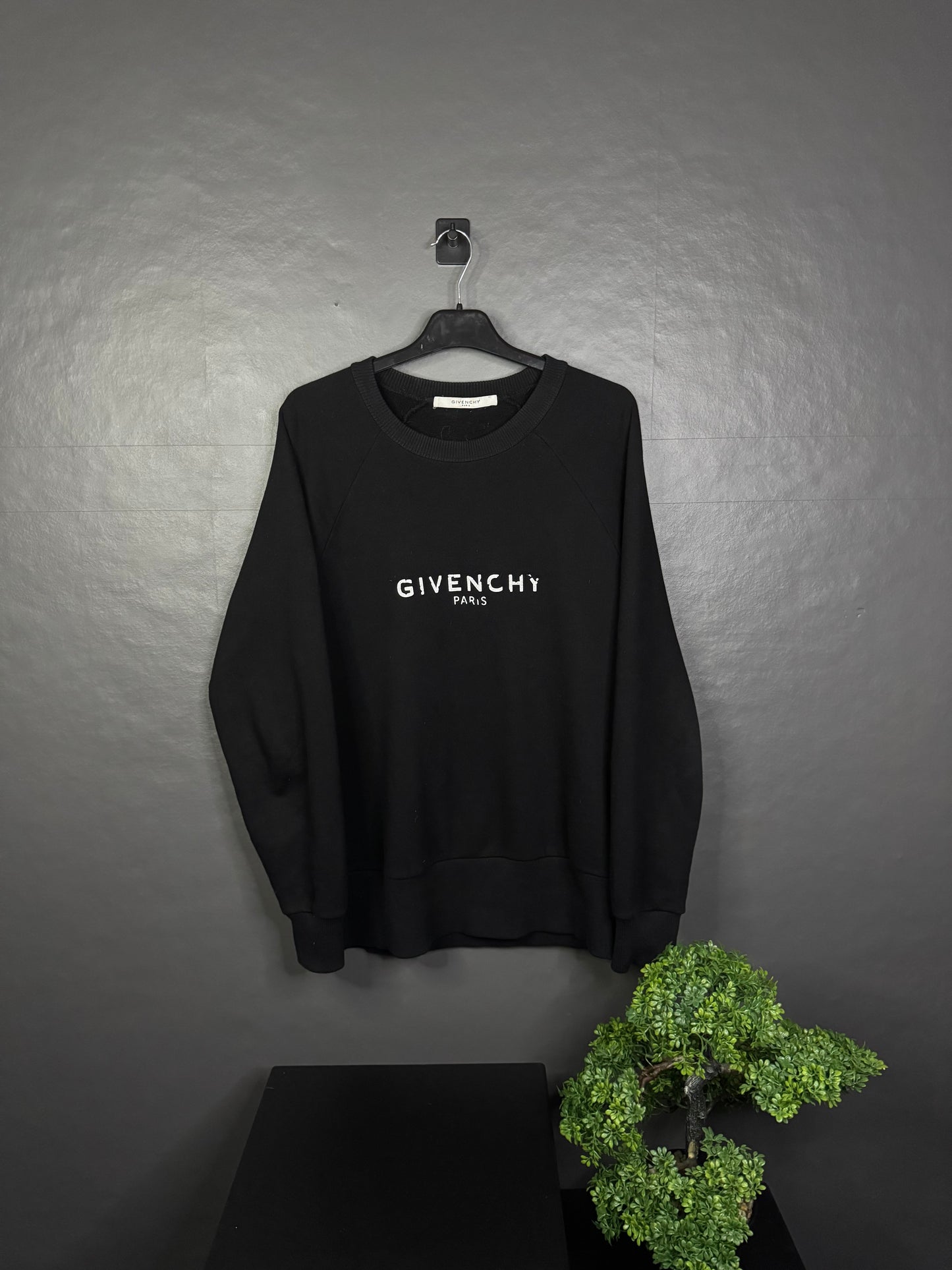 Givenchy Broken Logo SWEATERSHIRT