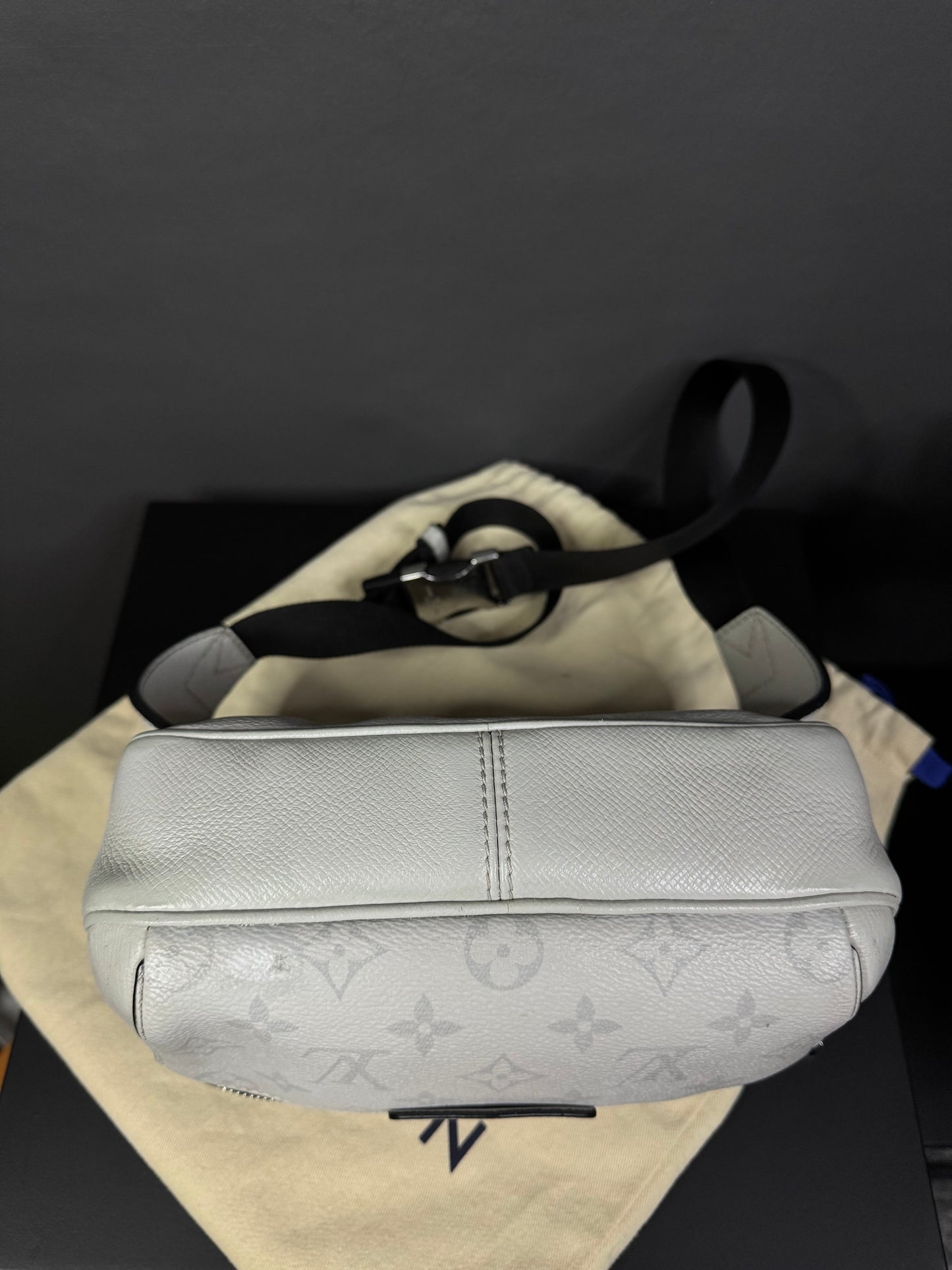 Louis Vuitton Outdoor Messenger