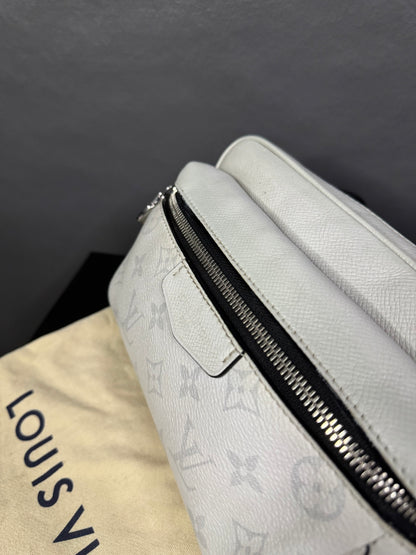 Louis Vuitton Outdoor Messenger